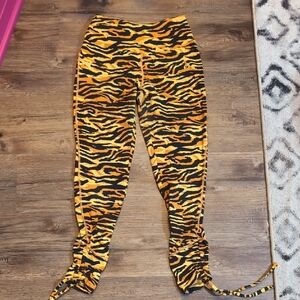 Ryderwear Tiger Stripe Leggings W/ Scrunchbutt And Drawstrings On Legs - Medium